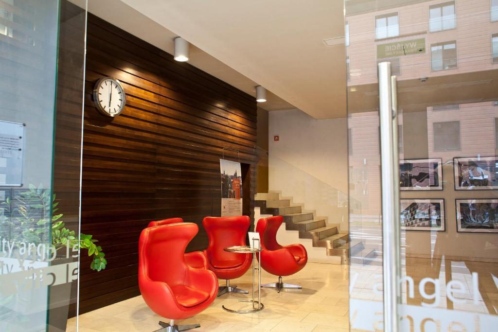 Angel City Center Krakow Aparthotel Bagian luar foto