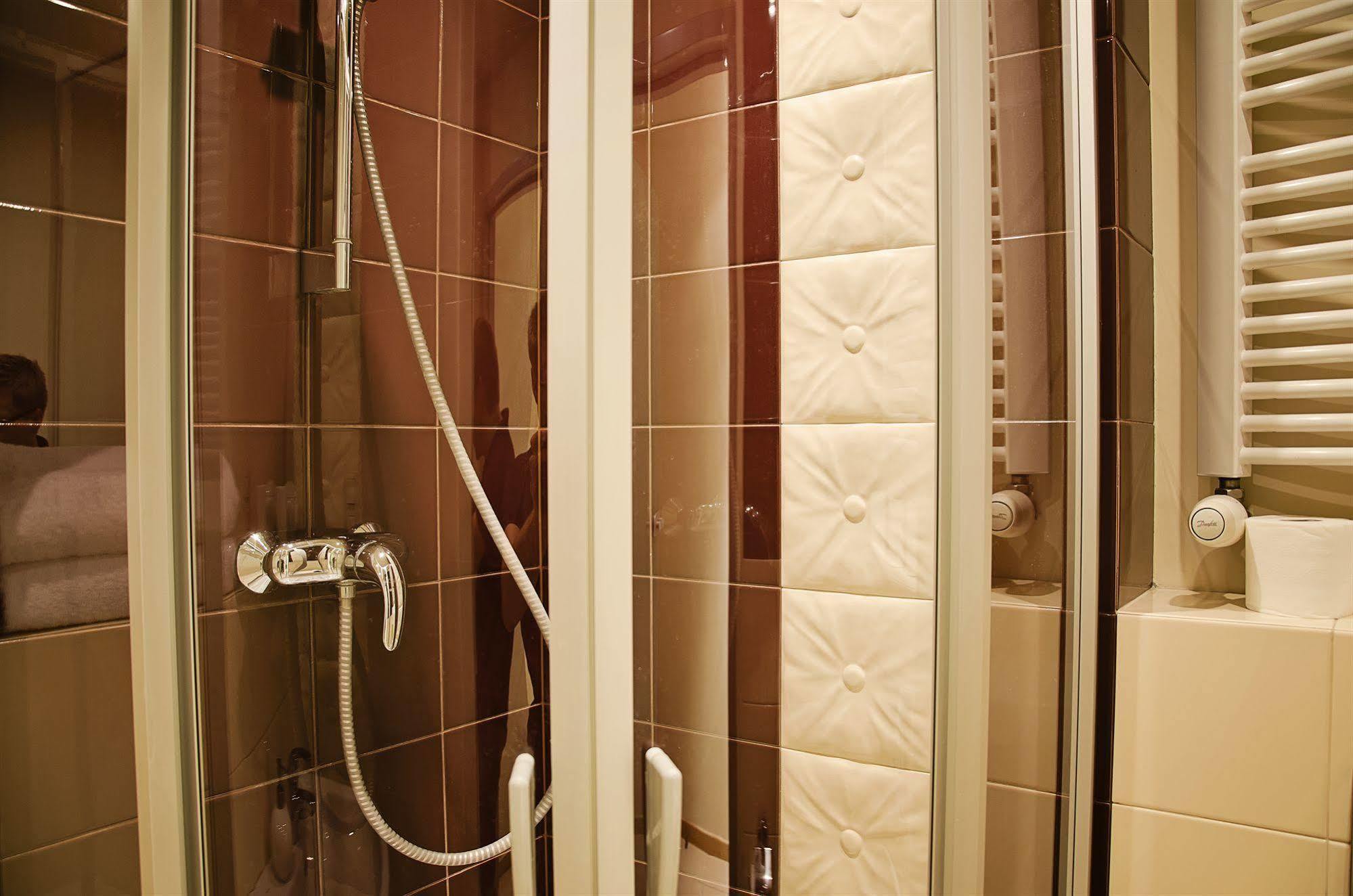 Angel City Center Krakow Aparthotel Bagian luar foto