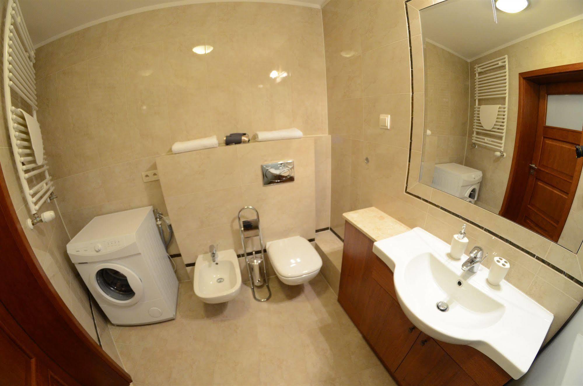 Angel City Center Krakow Aparthotel Bagian luar foto