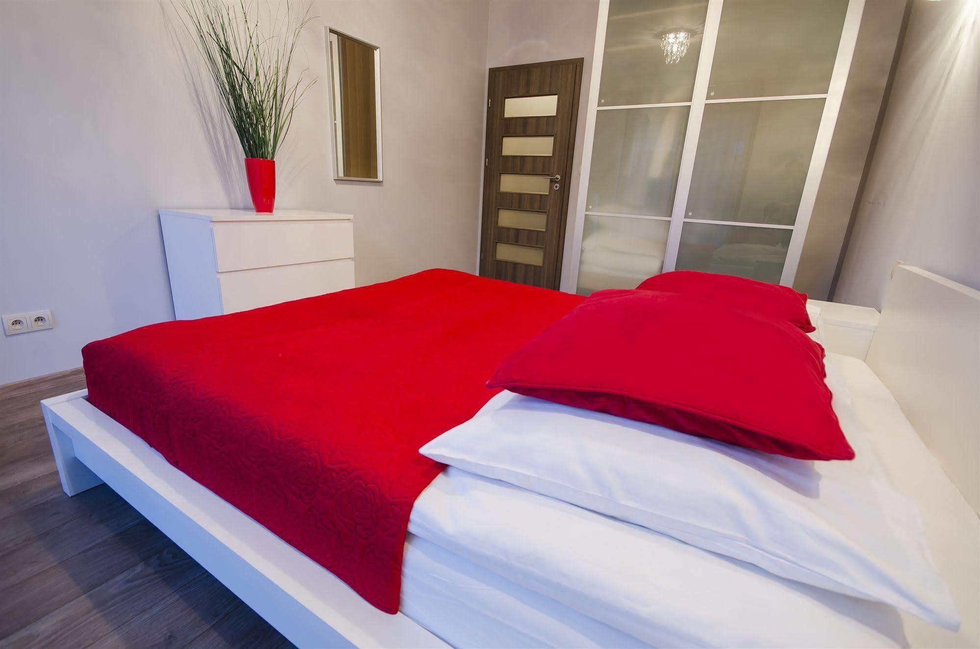 Angel City Center Krakow Aparthotel Bagian luar foto