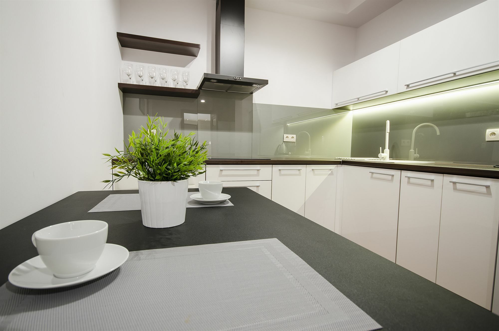 Angel City Center Krakow Aparthotel Bagian luar foto