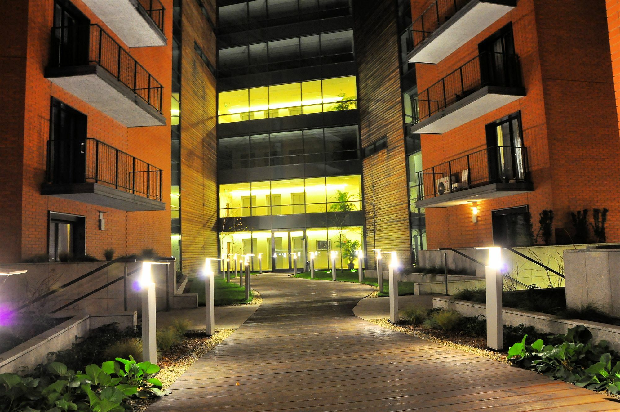 Angel City Center Krakow Aparthotel Bagian luar foto
